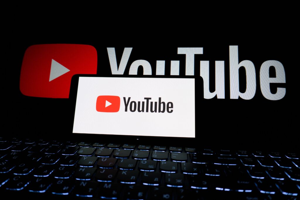 What Makes A YouTube Thumbnail Get Clicked